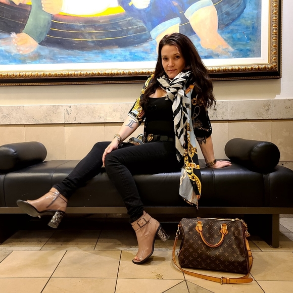 Meet your Posher, Lauren - Picture 8 of 11